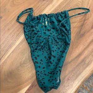Skatie Seabrook color Bobbi bottom